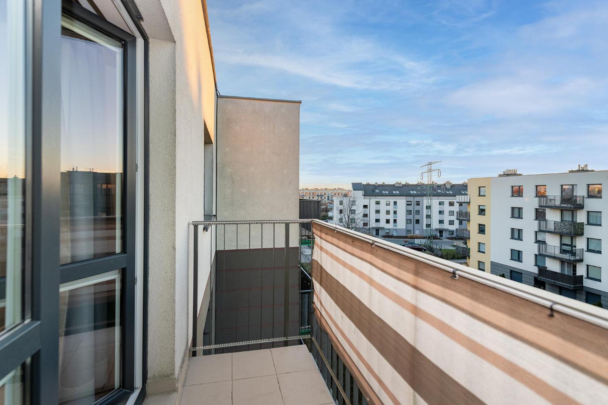 Cozy Corner: Apartment With Wifi And Private Balcony Вроцлав Екстериор снимка